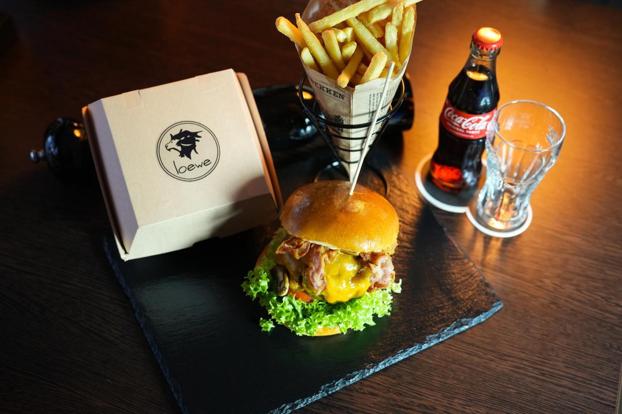 Hotel Restaurant Zum Loewen ดุยส์บูร์ก ภายนอก รูปภาพ